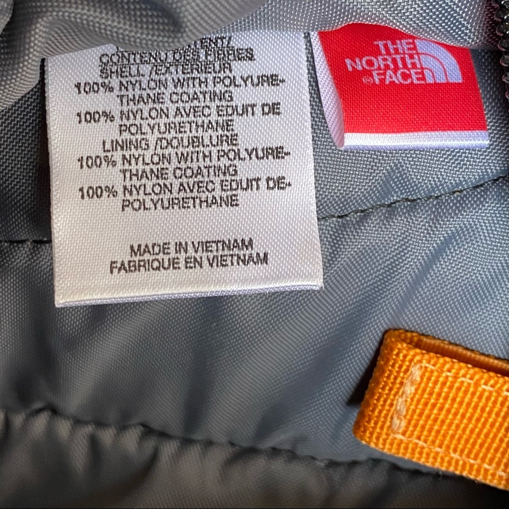 THE NORTH FACE • “Thresher” Hydration Pack - Picture 13 of 16